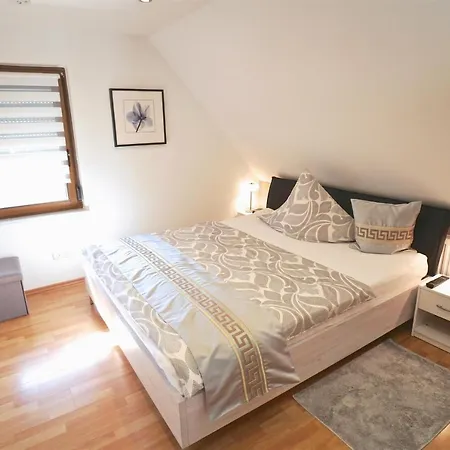 Moseltraum-fewo Mit Klimaanlage-burgblick Und Balkon * ברנקסטל - קיס