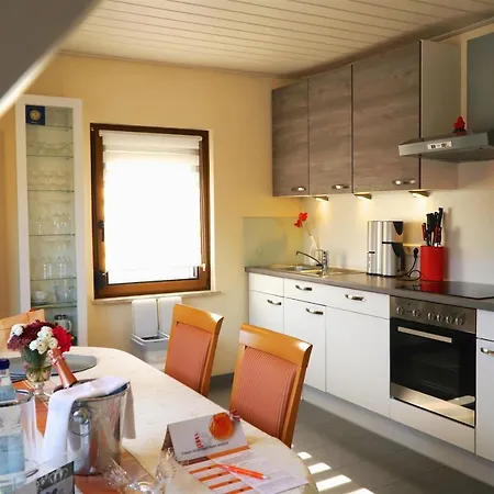 Apartamento Moseltraum-fewo Mit Klimaanlage-burgblick Und Balkon *