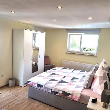 Moseltraum-fewo Mit Klimaanlage-burgblick Und Balkon アパート *