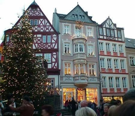 Moseltraum-fewo Mit Klimaanlage-burgblick Und Balkon
