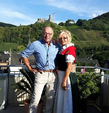 Moseltraum-fewo Mit Klimaanlage-burgblick Und Balkon Apartamento