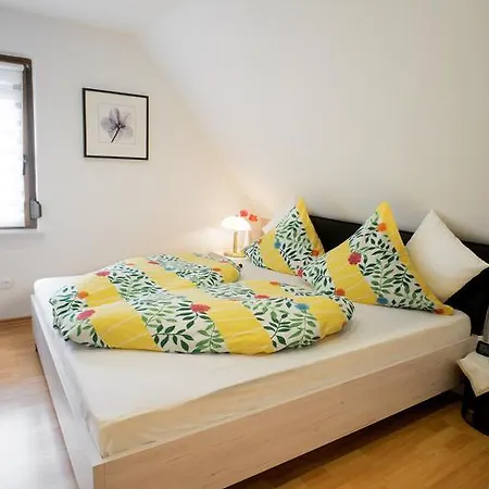 Moseltraum-fewo Mit Klimaanlage-burgblick Und Balkon Apartamento *