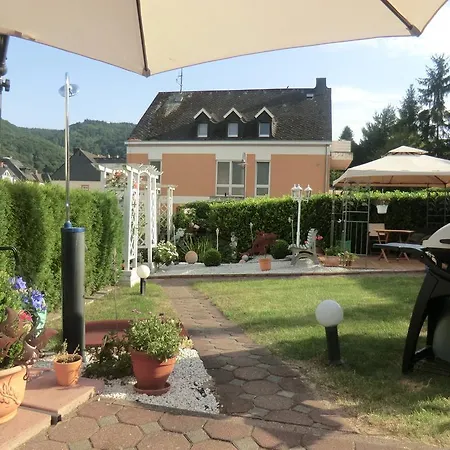 Apartamento Moseltraum-fewo Mit Klimaanlage-burgblick Und Balkon Bernkastel-Kues