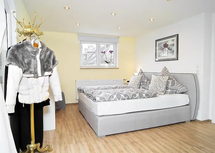 Moseltraum-fewo Mit Klimaanlage-burgblick Und Balkon דירה