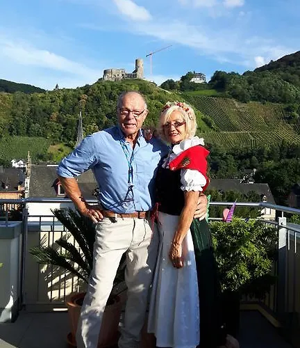 Moseltraum-fewo Mit Klimaanlage-burgblick Und Balkon דירה