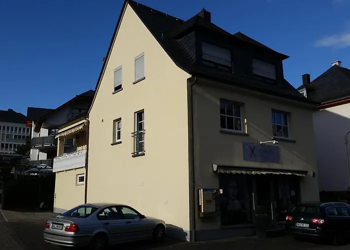 דירה Moseltraum-fewo Mit Klimaanlage-burgblick Und Balkon