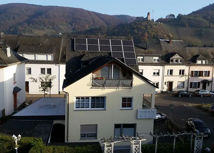 Moseltraum-fewo Mit Klimaanlage-burgblick Und Balkon דירה ברנקסטל - קיס